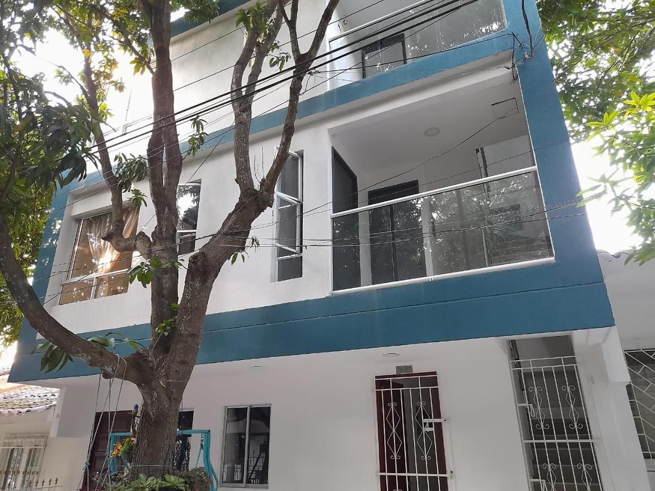Apartment 2p *