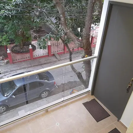 Apartment 2p *
